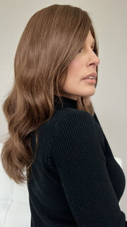 Roxie wearing BRIELLE by AMORE in BROWN-SPICE | Blend of Dark Brown and Medium Brown