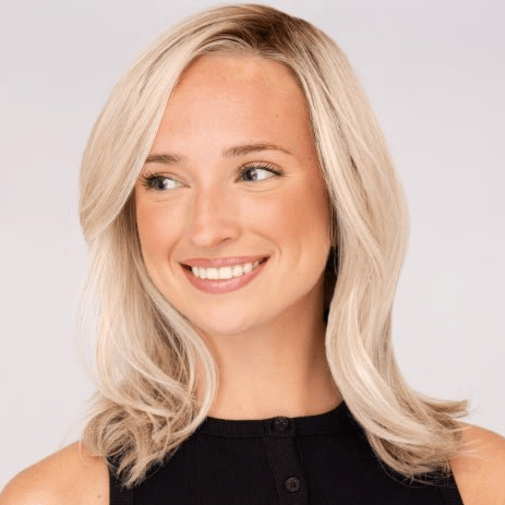 Model is wearing DAZZLING WAVEZ by RENE OF PARIS in color MILKY OPAL R | A Blend of Creamy Blonde and White Blonde Rooted with Warm Brown.
PPC MAIN IMAGE