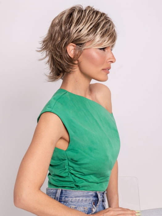 Roxie wearing TREND SETTER by RAQUEL WELCH in SS12/22 SHADED CAPPUCCINO | Light Golden Brown Evenly Blended with Cool Platinum Blonde Highlights and Dark Roots