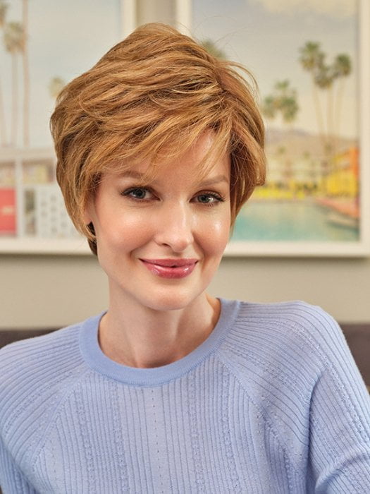 Model wearing PAULA by ENVY in TOASTED SESAME | Medium Brown roots with overall Warm Cinnamon base and Wheat Blonde highlights