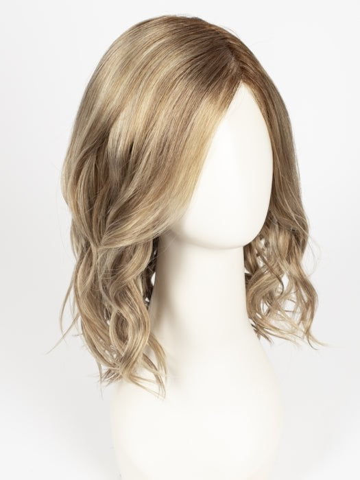 12FS12 MALIBU BLONDE | LIght Gold Brown, Light Natural Gold Blonde, Pale Natural Gold-Blonde Blend, Shaded with Light Gold Brown