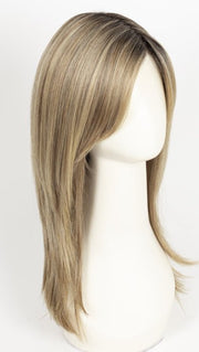RH12/26RT4 | Light Brown with Chunky Golden Blonde Highlights and Dark Brown Roots
