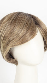 RL11-25SS SHADED HONEY PECAN | Chestnut Brown base blends into multi-dimensional tones of Brown and Golden Blonde