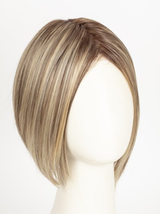 12FS12 MALIBU BLONDE | LIght Gold Brown, Light Natural Gold Blonde, Pale Natural Gold-Blonde Blend, Shaded with Light Gold Brown
