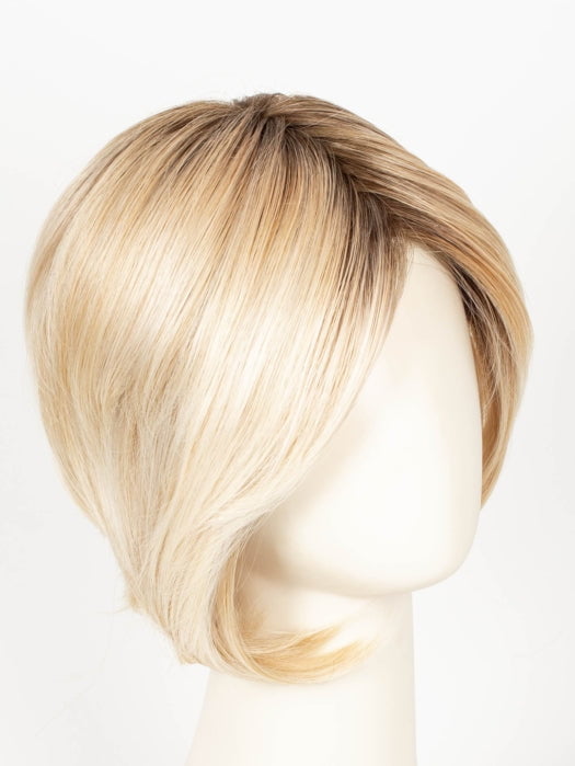 24/102/R12 | Gold Blonde with Platinum Highlights with Gold Brown Roots