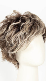 TRES CHOCOLATE R | Carefully placed White, Medium, and Dark Chocolate tones completed with a Dark Brown Root. This color is perfect for both Blond and Brown enthusiasts