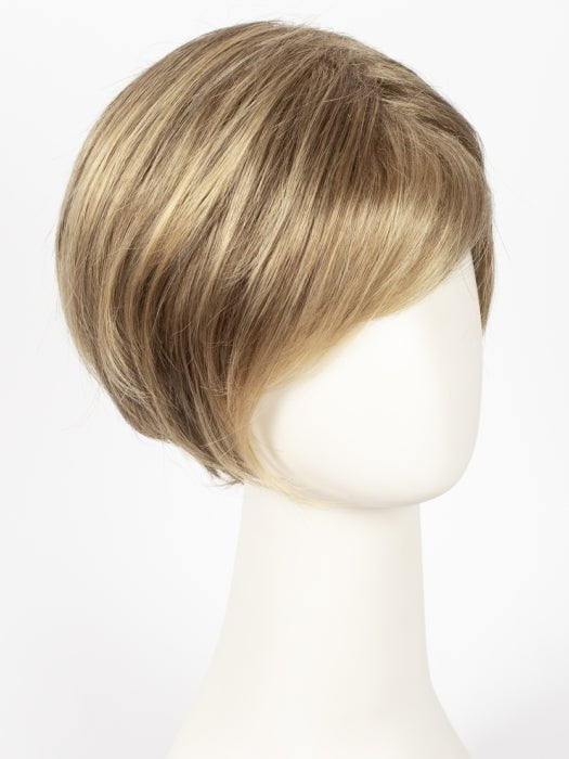 24BT18 ECLAIR | Dark Natural Gold Blonde & Light Natural Gold Blonde Blend with Light Natural Gold Blonde Tips