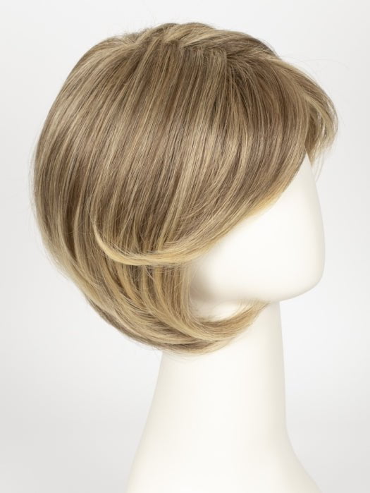 24BT18 ECLAIR | Dark Natural Gold Blonde & Light Natural Gold Blonde Blend with Light Natural Gold Blonde Tips