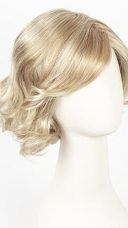 GL14-22SS SS SANDY BLONDE | Dark golden blonde base blends into multi-dimensional tones of medium gold blonde and light beige blonde
