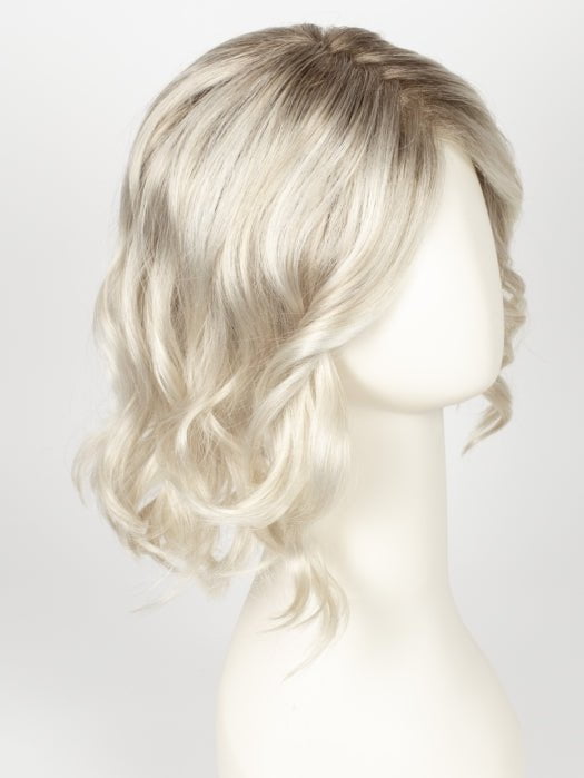 GL23-101SS SUN-KISSED BEIGE | Dark golden blonde base blends into multi-dimensional tones of lightest beige blonde