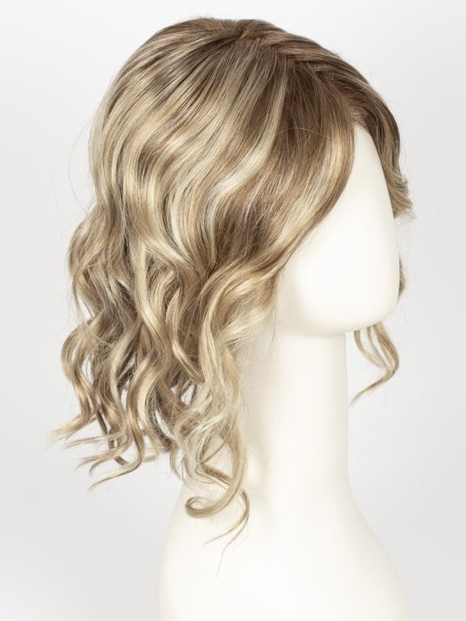 12FS12 MALIBU BLONDE | LIght Gold Brown, Light Natural Gold Blonde, Pale Natural Gold-Blonde Blend, Shaded with Light Gold Brown