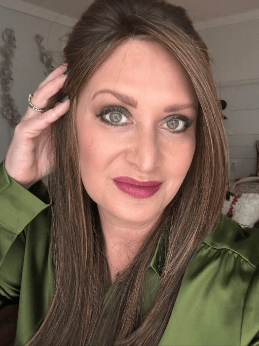Emily Herrin @she_sheds_more wearing MESMERIZED by RAQUEL WELCH WIGS in RL8/29SS SHADED HAZELNUT | Warm Medium Brown Evenly Blended with Ginger Blonde with Dark Roots | styled