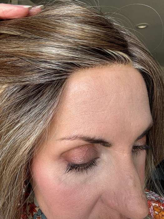 Lisa Mullins @beautifulyouwigreviews wearing Bella Vida by Raquel Welch in shade RL12/22SS SHADED CAPPUCCINO | Light Golden Brown Evenly Blended with Cool Platinum Blonde Highlights with Dark Roots