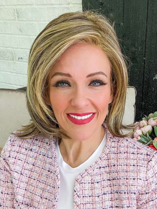 Marcie Mertz @wig.obsessed wearing Big Time by Raquel Welch in color RL11/25 GOLDEN WALNUT | Medium Light Brown Evenly Blended with Medium Golden Blonde