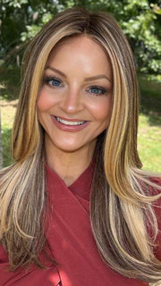 Sandy @i_be_wiggin wearing LEADING EDGE by TRESSALLURE in color EL17/23/R8 | Pale Auburn Beige Blonde Blend, Rooted Medium Brown, Highlighted Light Blonde with face framimg highlights