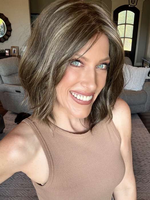 Kristyna @kristynamoore is wearing HOLLIE by JON RENAU in 8RH14 MOUSSE CAKE | Medium Brown with 33% Medium Natural Blonde Highlights