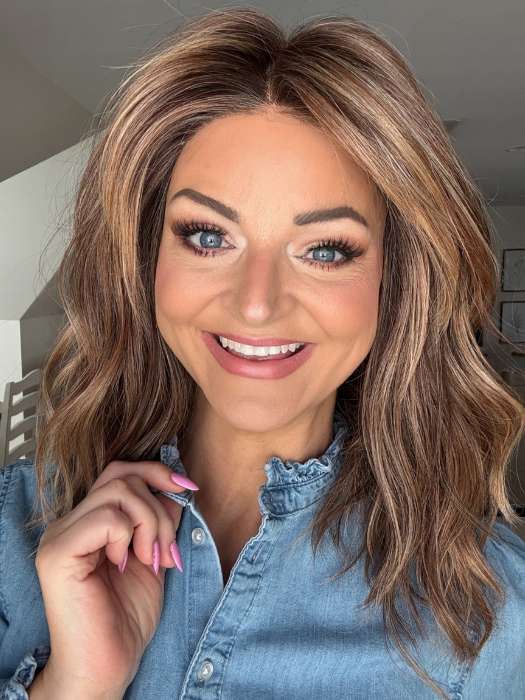 Sandy @i_be_wiggin BEACH WAVE MAGIC by TRESSALLURE in color 17/23/R8 | Beige Blonde and Auburn Blended with Medium Brown Roots 