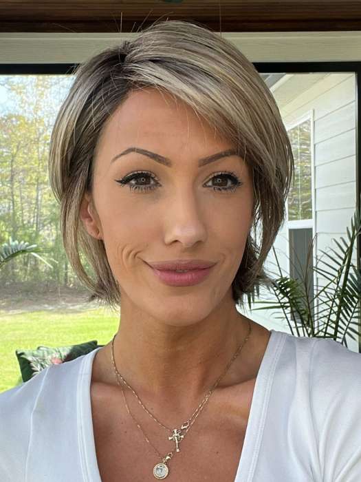 Jenna Fail @jenna_fail wearing FAME by ELLEN WILLE in shade SAND MULTI ROOTED | Lightest Brown and Medium Ash Blonde Blend with Light Brown Roots