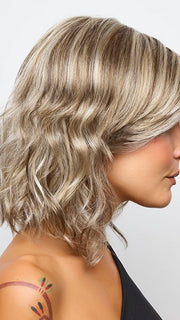 FROSTED MUSHROOM R | Neutral Dark-Brown base, highlighted with soft Golden Brown and soft White