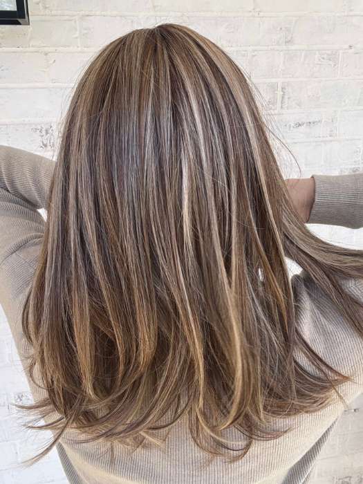 Marcie Mertz @wig.obsessed wearing Celine by Belle Tress in shade SUNKISSED ALMOND R | A blend of Medium and Light Brown with Light Gold Blonde Highlights and a hint of Cooler Blonde, rooted with Medium and Light Brown