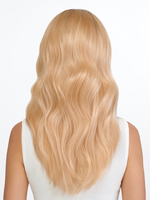 Model is wearing DYNAMIC by TRESSALLURE in color SS24/102/R12 | Golden Blonde Highlighted Platinum Rooted Light Golden Brown