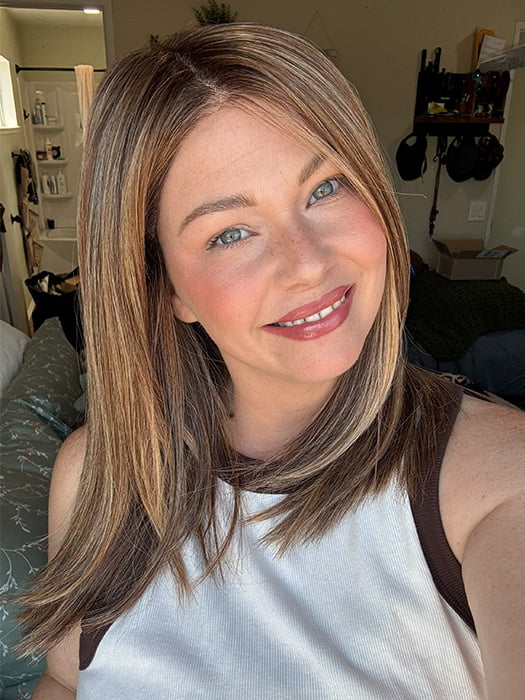 Rayann @50shadesofraaayyy is wearing Picture Perfect by TressAllure in color 17/23/R8 | Beige Blonde and Auburn Blended with Medium Brown Roots
