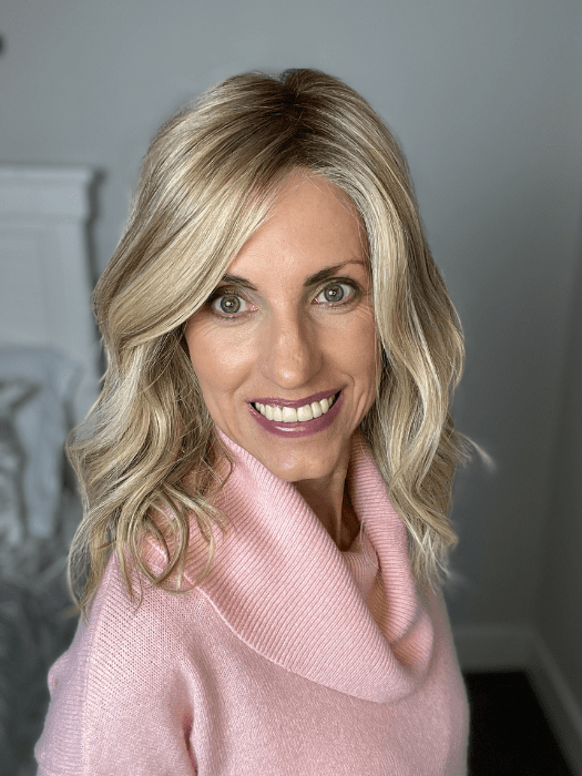 Lisa Mullins @beautifulyouwigreviews wearing WAVY DAY by RAQUEL WELCH WIGS in color RL16/21SS SHADED SAND | Light Blonde shaded with Medium Brown