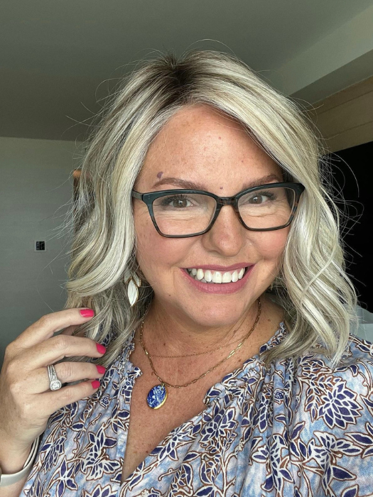 Heidi Willigar @grateful_threads_and_company wearing SIMMER ELITE by RAQUEL WELCH WIGS in color RL17/23SS ICED LATTE MACCHIATO | Honey Blonde shaded with Cool Blonde with Dark Roots