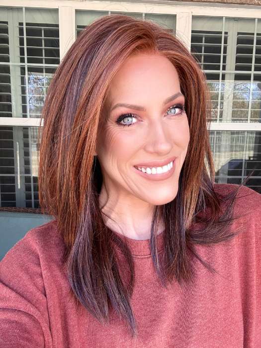 Kristyna @kristynamoore wearing WELL PLAYED by RAQUEL WELCH in color RL32/31 CINNABAR | Medium Dark Auburn Evenly Blended with Medium Light Auburn
