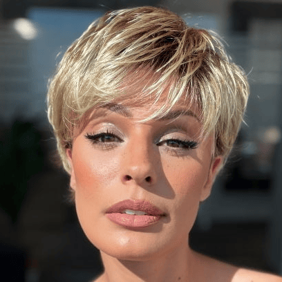 Roxie wearing SPARKLE by RAQUEL WELCH in R14/88H GOLDEN WHEAT | Dark Blonde Evenly Blended with Pale Blonde Highlights.
PPC MAIN IMAGE