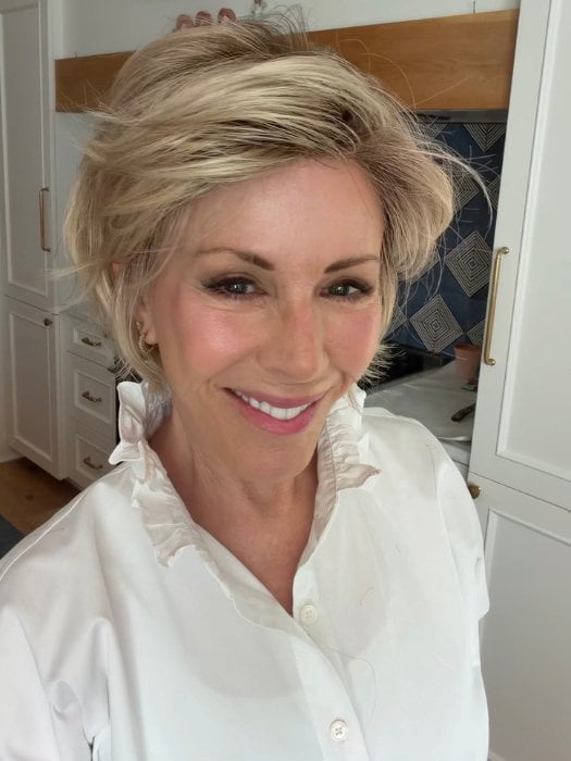 Shannon wearing ESPRIT SOFT by ELLEN WILLE in CHAMPAGNE-ROOTED 22.25.26 | Light Beige Blonde, Medium Honey Blonde, and Platinum Blonde Blend with Dark Roots