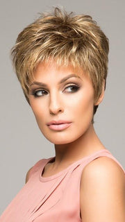 Raquel Welch WINNER ULTRA PETITE in R11S+ GLAZED MOCHA | Warm Medium Brown with Golden Blonde Highlights on Top