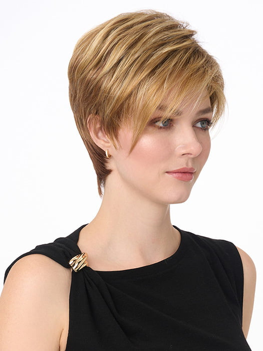 Model is wearing SHARI by ENVY in color GOLDEN NUTMEG | Medium Brown roots with overall Warm Cinnamon base and Golden Blonde highlights