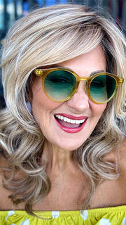 Ellen @aging.with.ellen is wearing SPICY by JON RENAU in color 12FS8 SHADED PRALINE | Light Gold Blonde & Pale Natural Blonde Blend, Shaded with Dark Brown