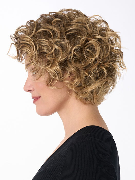 Model is wearing SUZI by ENVY in color FROSTED | Light Brown with Wheat Blonde blended highlights