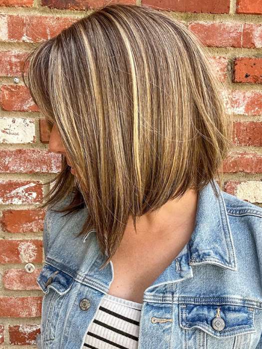 Jen Brown @being_mrs_brown wearing Straight to Camera by Raquel Welch in shade RL9/24SS ICED CAFÉ LATTE | Dark Brown shaded with Golden Brown