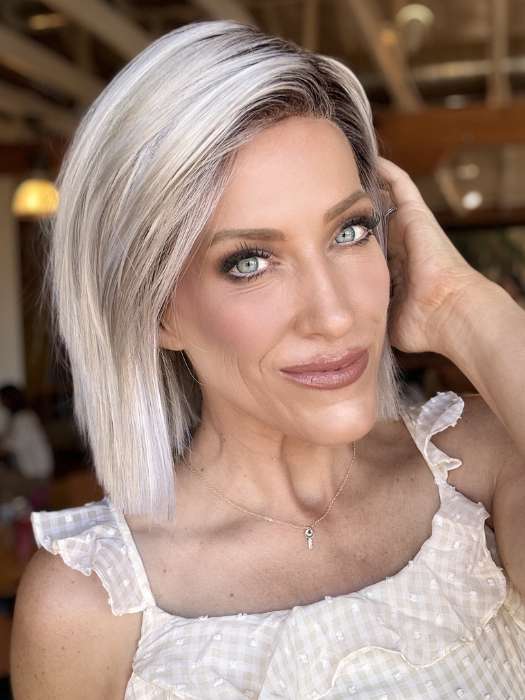 Kristyna @kristynamoore wearing ELLIS by ESTETICA DESIGNS in color SILVERSUN/RT8 | ICED BLONDE WITH SOFT SAND & GOLDEN BROWN ROOTS
