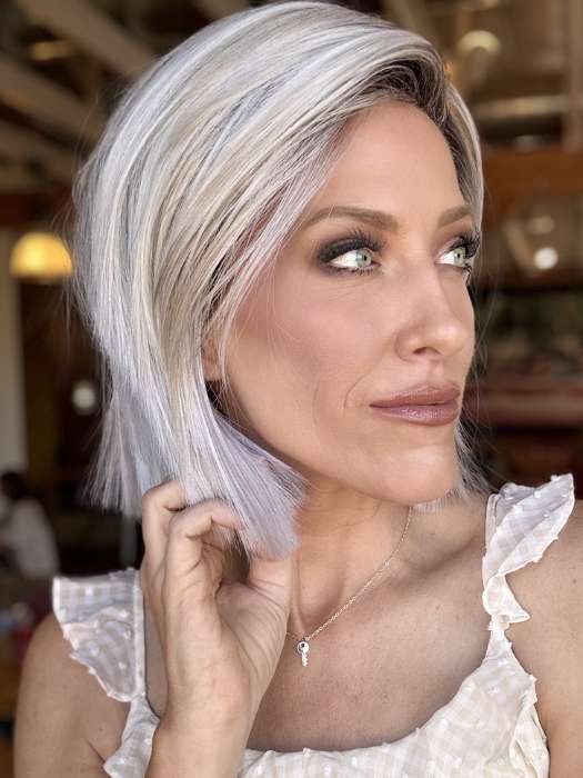 Kristyna @kristynamoore wearing ELLIS by ESTETICA DESIGNS in color SILVERSUN/RT8 | ICED BLONDE WITH SOFT SAND & GOLDEN BROWN ROOTS
