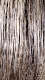 SPARKLING CHAMPAGNE BLONDE R | A radiant blend of champagne blonde with soft golden and beige tones, grounded by natural-looking roots in ash brown and dark blonde.