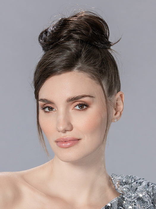 Model is wearing CASSIS by ELLEN WILLE in color DARK CHOCOLATE MIX 4.6.33 | Darkest/Dark Brown with Dark Auburn Blend