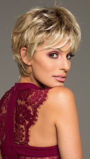 CRUSHING ON CASUAL by RAQUEL WELCH in SS14/88 SHADED GOLDEN WHEAT | Dark Blonde Evenly Blended with Pale Blonde Highlights and Dark Roots