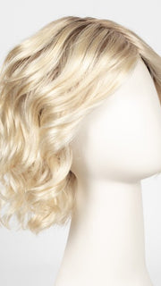 GL613-88SS CHAMPAGNE BLONDE | Dark golden blonde base blends into light golden blonde with glints of platinum blonde