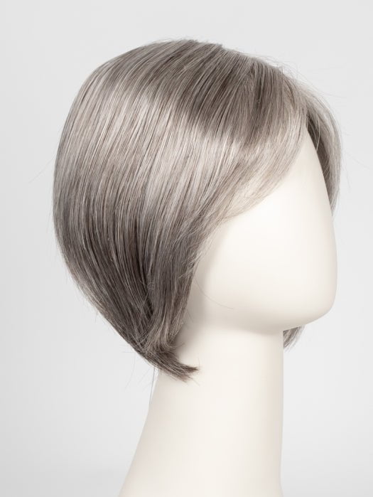 R119G SILVER AND SMOKE | Light Brown with 80% Gray in Front Gradually into 50% Gray Towards the Nape