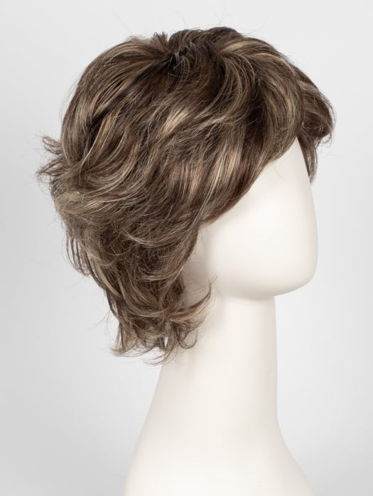 R8/25 GOLDEN WALNUT | Rich Medium Brown Evenly Blended with Medium Golden Blonde
