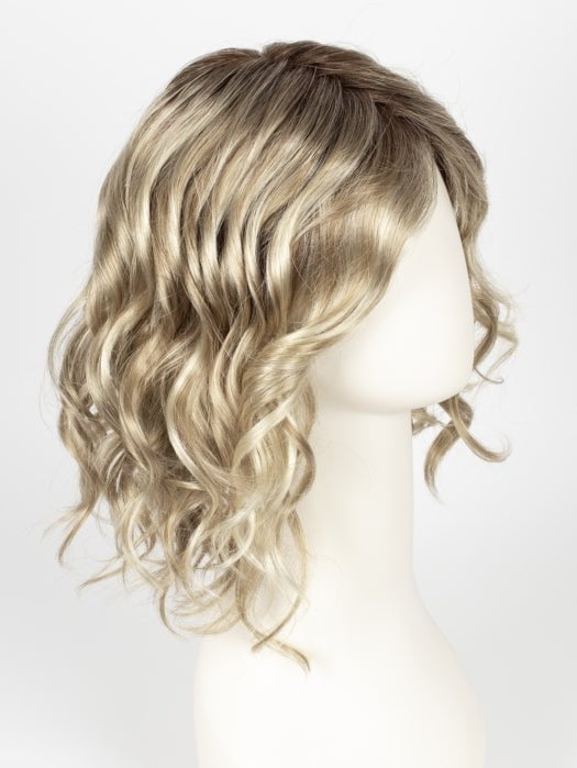 22F16S8 VENICE BLONDE | Light Ash Blonde and Light Natural Blonde Blend Shaded with Medium Brown