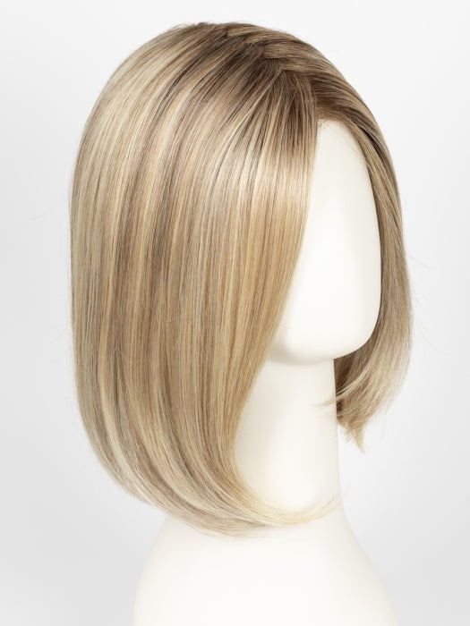 12FS12 MALIBU BLONDE | LIght Gold Brown, Light Natural Gold Blonde, Pale Natural Gold-Blonde Blend, Shaded with Light Gold Brown