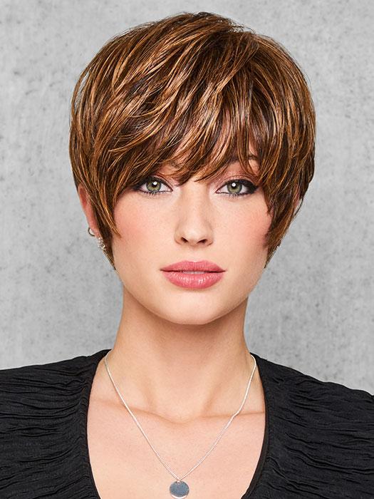FEATHERED CUT by Hairdo in R829S GLAZED HAZELNUT | Medium brown with ginger highlighting on top PPC MAIN IMAGE FB MAIN IMAGE