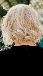 FLIRT ALERT by RAQUEL WELCH in RL19/23 BISCUIT | Light Ash Blonde Evenly Blended with Cool Platinum Blonde