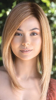 HAZELNUT-CREAM | Soft Brown Root Tone, Warm Golden Blond Base with Soft Creamy Highlights.