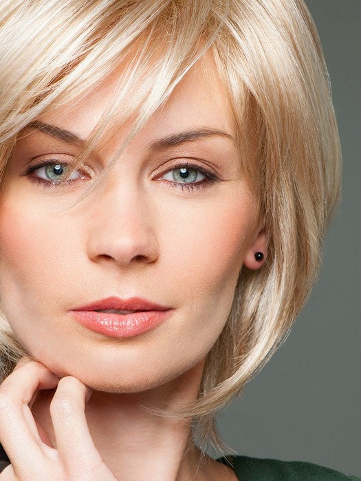 Fringe flatters all face shapes | Color: GL14-22